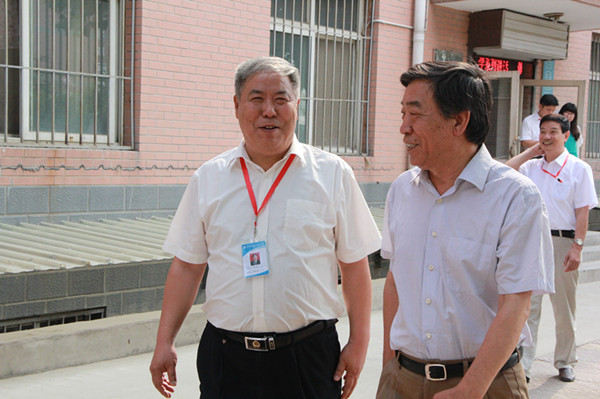 河北省民办教育协会调研组莅临太阳成调研