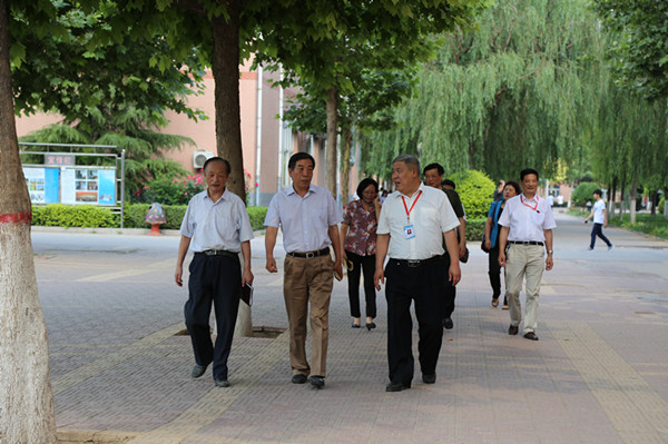 河北省民办教育协会调研组莅临太阳成调研