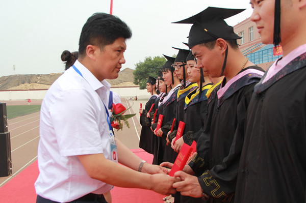 【毕业季】太阳成举办2016届学生毕业典礼暨学位授予仪式