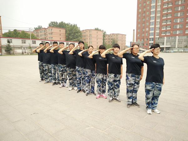 太阳成组织2016年新入职辅导员军训