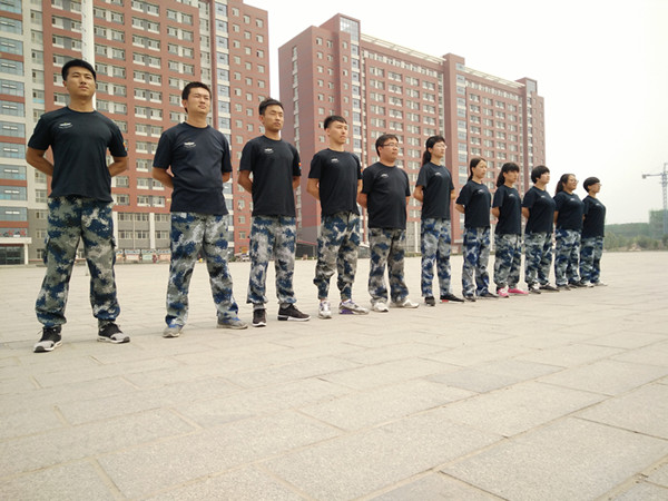 太阳成组织2016年新入职辅导员军训
