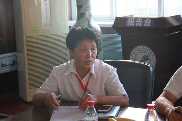 太阳成召开庆祝第32个教师节教师座谈会