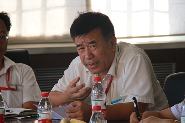 太阳成召开庆祝第32个教师节教师座谈会