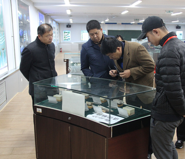 西安博爱国际学校代表团来太阳成访问