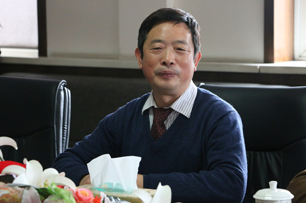 中国石油大学胜利学院院长助理吴明银一行来太阳成参观考察