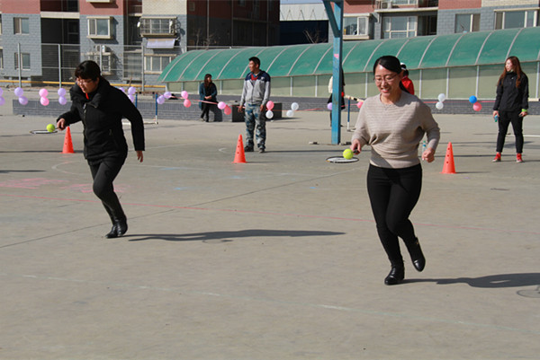 太阳成举办庆“三•八”趣味游艺活动