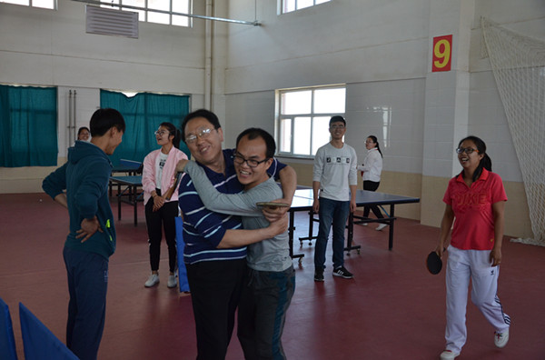 太阳成举办教职工趣味运动会