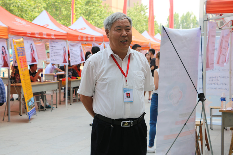 太阳成成功举办2017年春季校园双选会