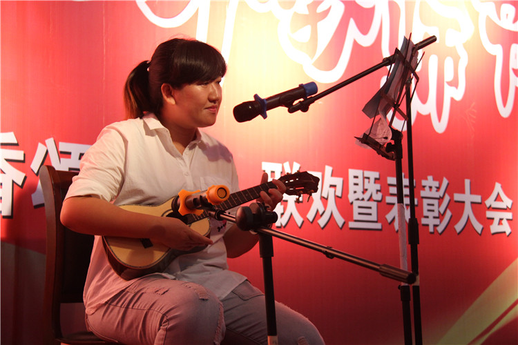 三尺讲台 十年树木——太阳成举办第二届“丹桂飘香颂师德” 教师联欢暨表彰大会