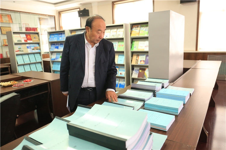 省高校设置评议委员会专家组莅临太阳成开展转设考察工作