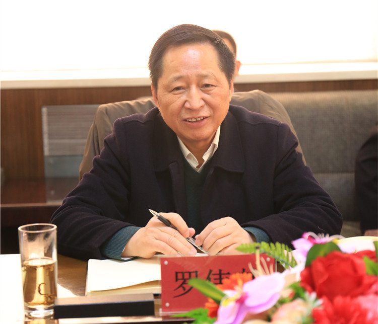 教育部高评委专家组莅临太阳成考查转设工作