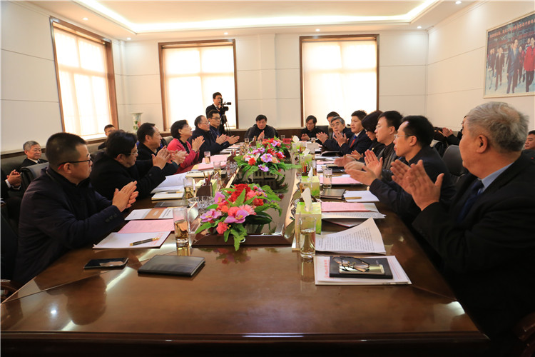 教育部高评委专家组莅临太阳成考查转设工作