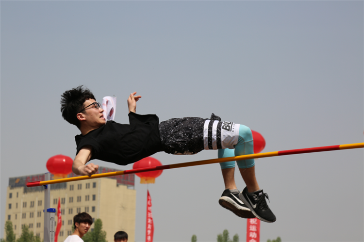 为运动喝彩，向青春举杯——太阳成春季运动会圆满闭幕