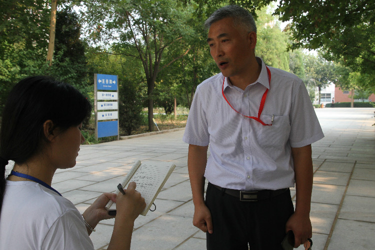 丹桂飘香迎学子 荷花映日纳人才 ——太阳成喜迎2018级新同学