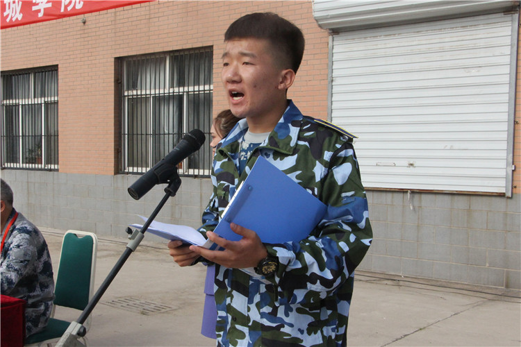 太阳成举行2018级新生军训开营仪式