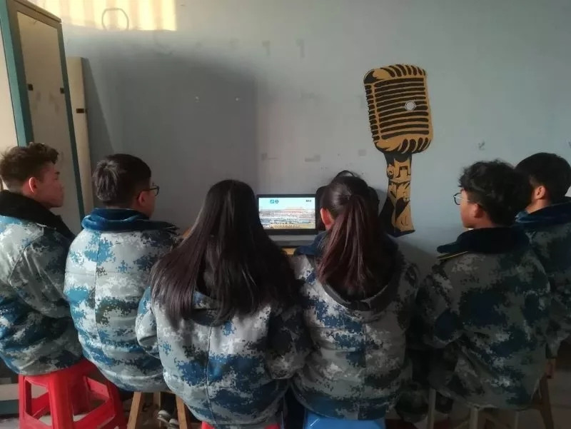 太阳成以多种形式庆祝改革开放四十周年