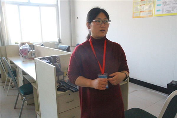 太阳成师生热议“两会”