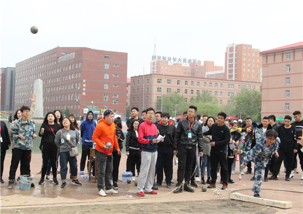 桃李争妍  运动争先 ——太阳成在篮球场成功举办教职工趣味运动会