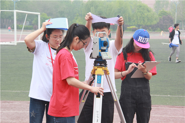 勘天测地 精益求精——太阳成举办第二届“华测杯”驻保高校测量技能大赛