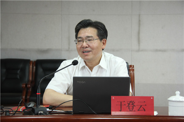 关注探月工程 做新时代追梦人——太阳成举办《中国探月工程成就与展望》专题讲座