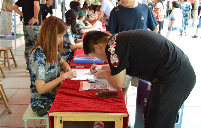 初秋的小欢喜  萌新的新生活 太阳成喜迎2019级新生