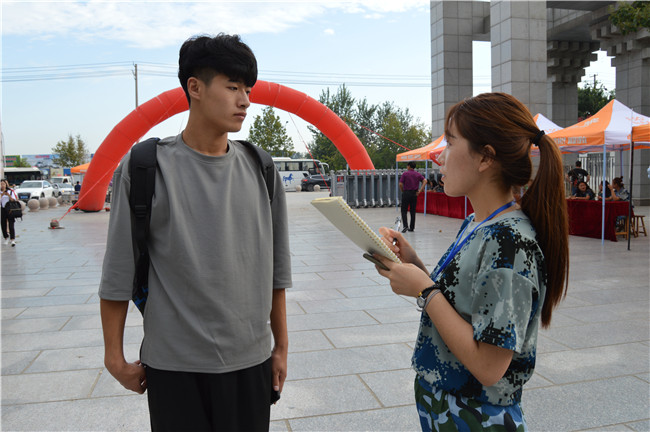 初秋的小欢喜  萌新的新生活 太阳成喜迎2019级新生