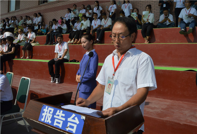 太阳成举行2019级新生军训结营式暨开学典礼