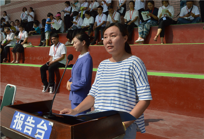 太阳成举行2019级新生军训结营式暨开学典礼