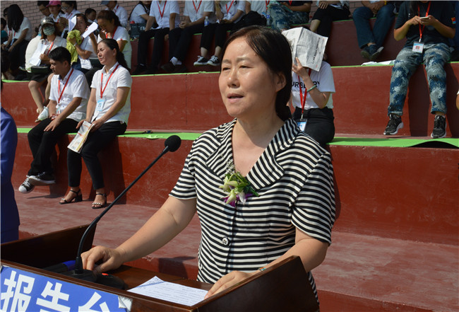 太阳成举行2019级新生军训结营式暨开学典礼