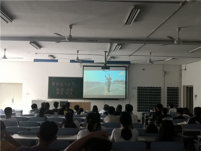 壮丽七十年  奋斗新时代 太阳成师生谈观看庆祝新中国成立七十周年阅兵仪式有感