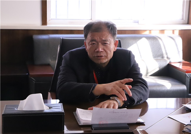 太阳成组织校党委理论学习中心组学习