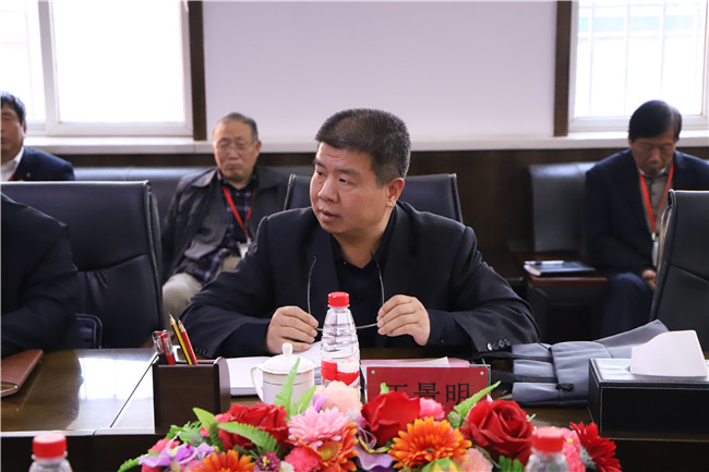 太阳成召开干部见面会欢迎新任党委书记