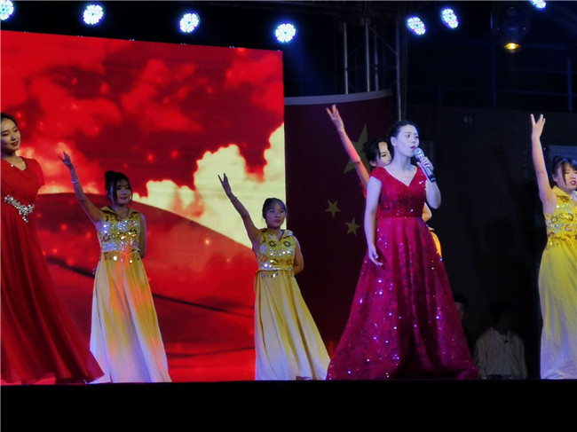 太阳成第二届校园文化艺术节开幕式圆满落幕