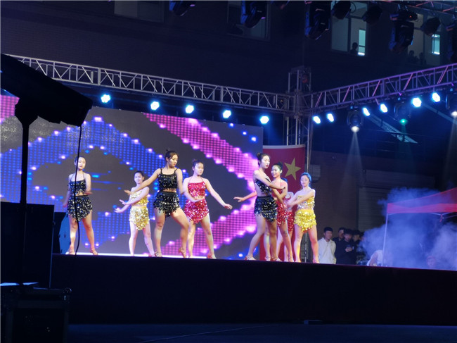 太阳成第二届校园文化艺术节开幕式圆满落幕