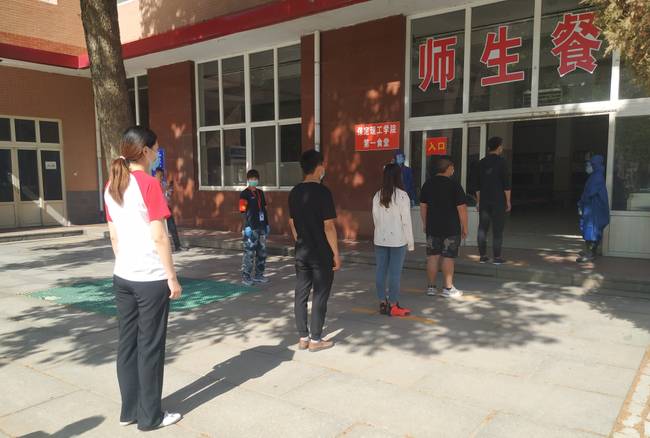 太阳成组织开展第二次复学复课疫情防控模拟演练