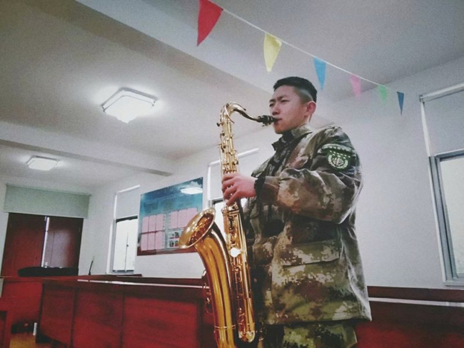 在抗洪抢险中体现价值---太阳成学生薛锦霄抗洪事迹