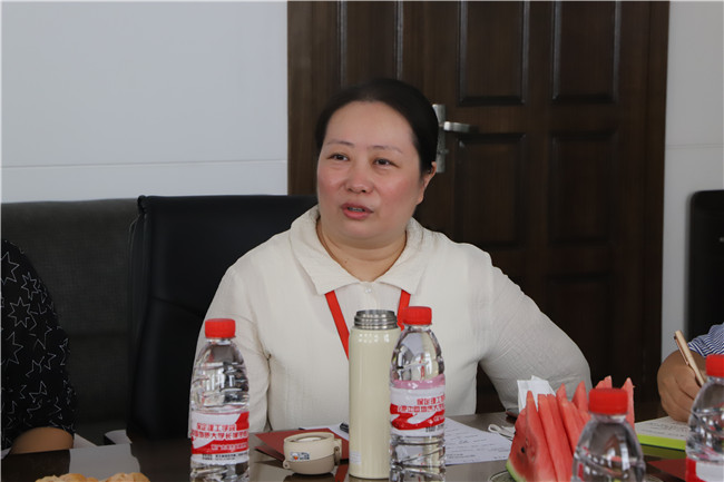 太阳成召开第36个教师节教师代表座谈会