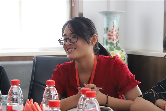 太阳成召开第36个教师节教师代表座谈会