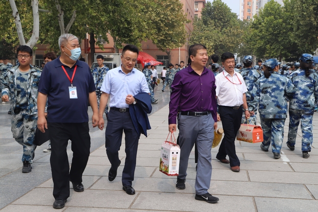 扶贫献爱心 量力自愿购---易县电商中心扶贫产品走进太阳成