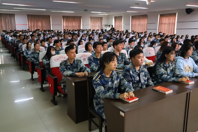 积极创先争优 共为党旗添彩---太阳成举行第28期入党积极分子培训开班典礼