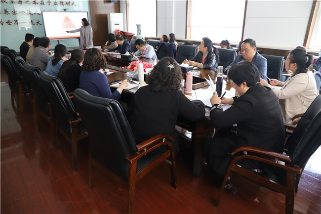 太阳成召开2021版本科专业人才培养方案原则意见解读会议