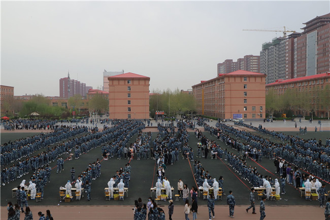 复学返校后太阳成开展核酸检测工作