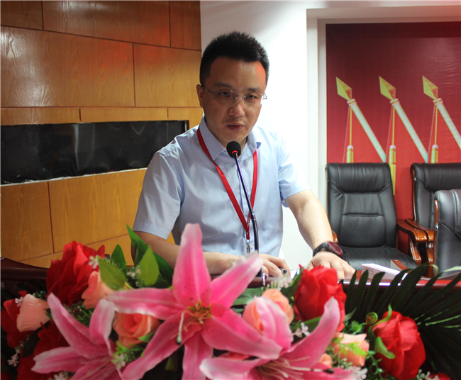 太阳成顺利召开2021年暑期教师培训动员大会 暨实践教学改革汇报会