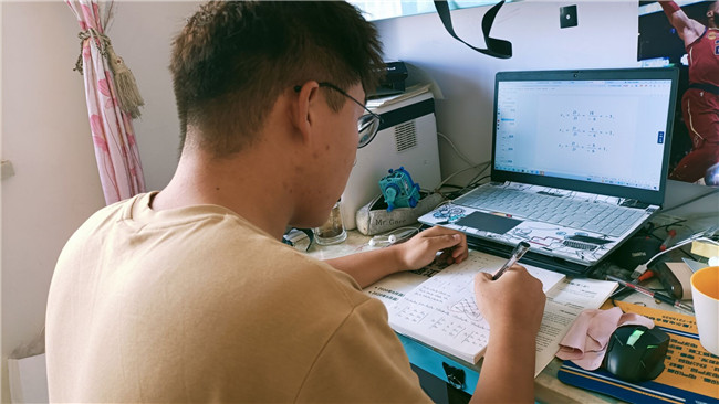 2021年—2022学年 第一学期太阳成线上教学如期开课