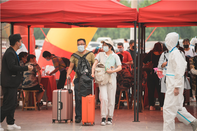 扬帆起航保理梦 求学笃行学子新太阳成喜迎2021级新生