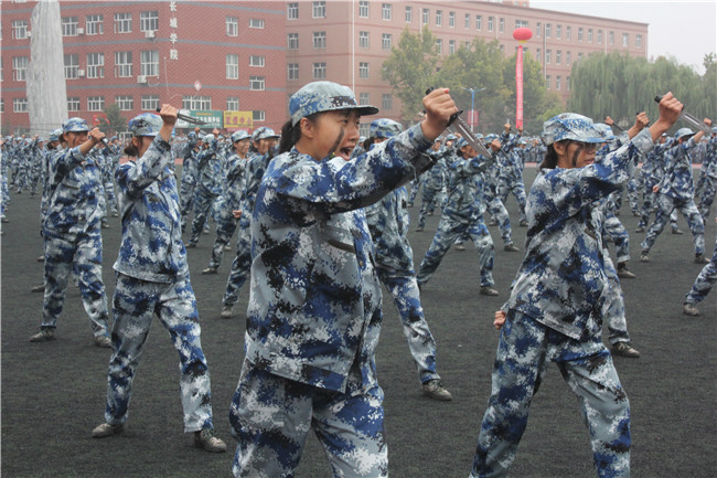 青春无悔  逐梦启航太阳成举行2021级新生军训结营式暨开学典礼