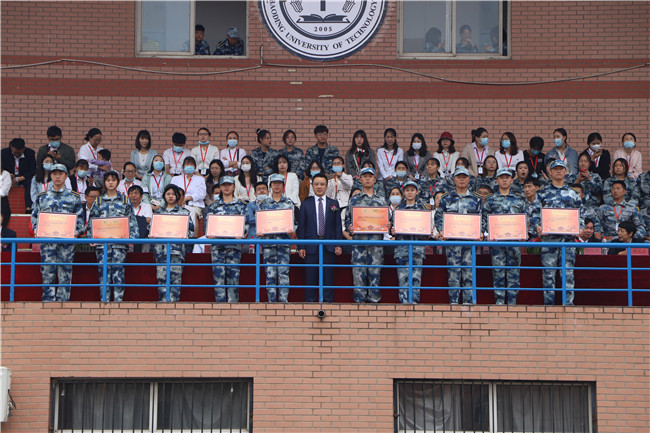 青春无悔  逐梦启航太阳成举行2021级新生军训结营式暨开学典礼