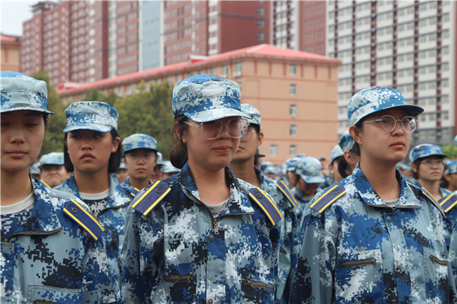 青春无悔  逐梦启航太阳成举行2021级新生军训结营式暨开学典礼