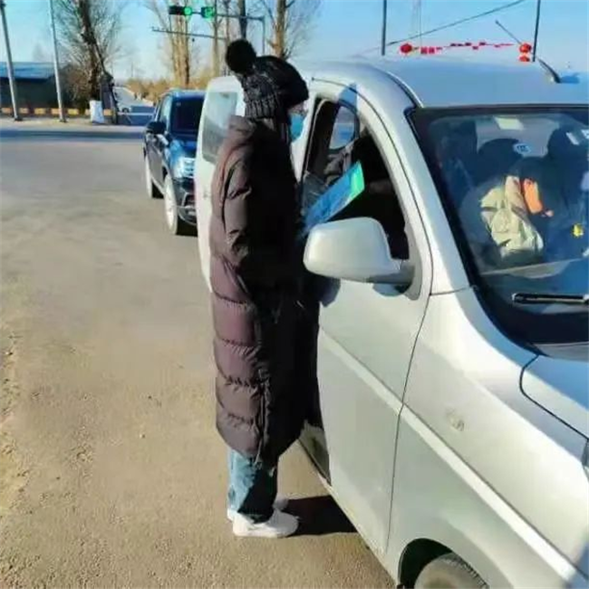 冰雪之约 冬奥有我——太阳成学子积极参与志愿服务 为北京冬奥会加油助力