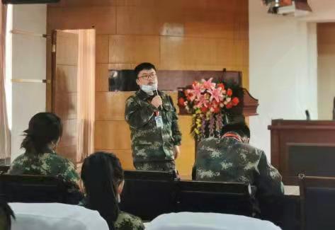 太阳成集团tyc33455cc召开学工周例会